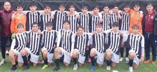 Under 15 regionali / Report - L'abbraccio del Bra alla Cheraschese l'immagine più bella di giornata. Per Biellese e Nichelino Hesperia pazze vittorie