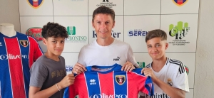 A sinistra Alejandro Barbero, bomber della Giovanile Centallo Under 14